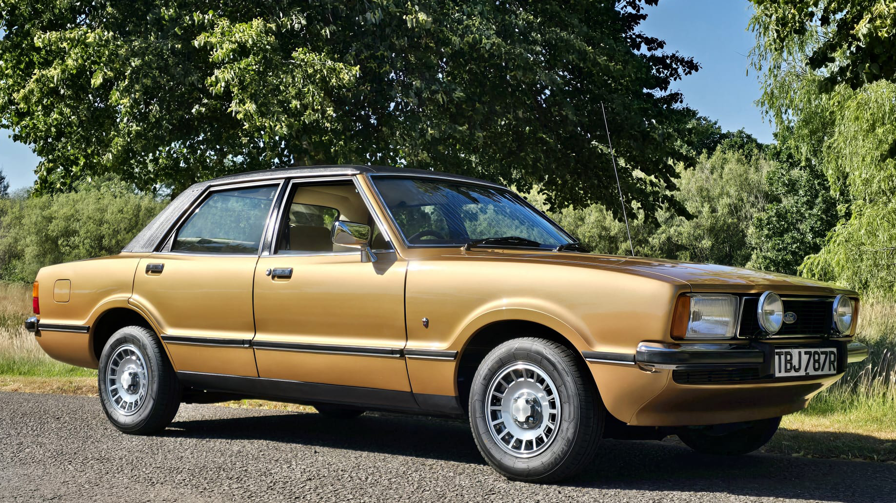 Ford Cortina Mk4 Ghia in Arizona Gold, available for hire